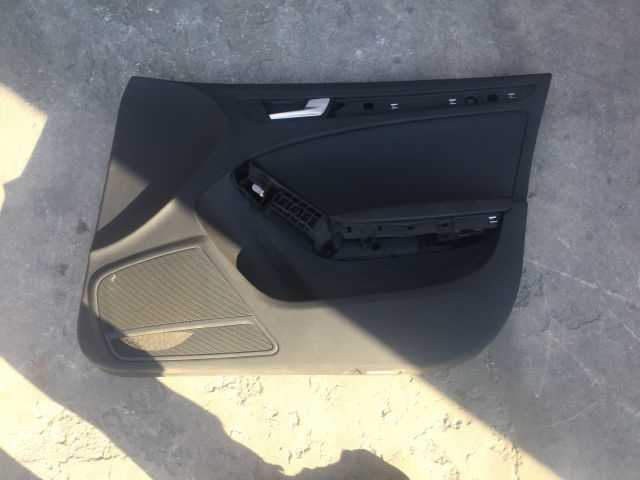 Audi A4 2009-2014 Çıkma Yedek Sol Ön Kapı Döşemesi